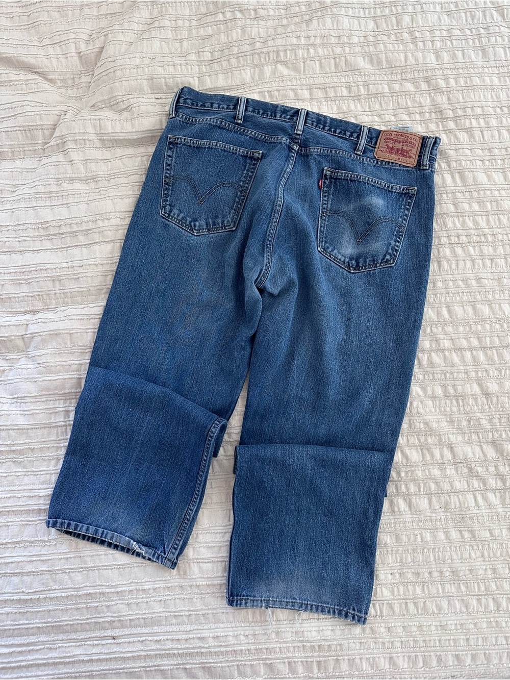 Levi’s 505 Straight Fit Jeans — Size 42x30 - Picture 4 of 4
